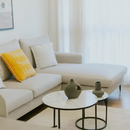 Modern 2-bedroom In The Heart Of Apartment *
