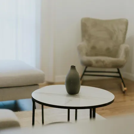 Modern 2-bedroom In The Heart Of Apartment
