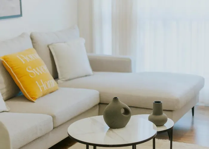 Modern 2-bedroom In The Heart Of アパート *